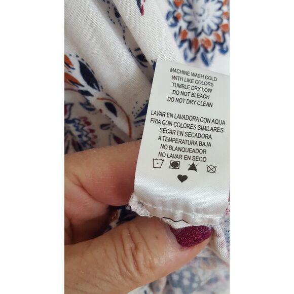 Finn & Grace Long Sleeve Tie Front Floral crisscross top, long-sleeved, Large - Picture 7 of 7